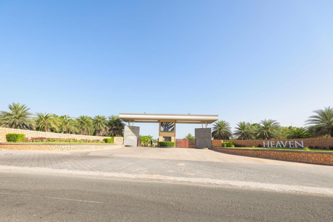 Hotel Club Heaven Palanpur Esterno foto