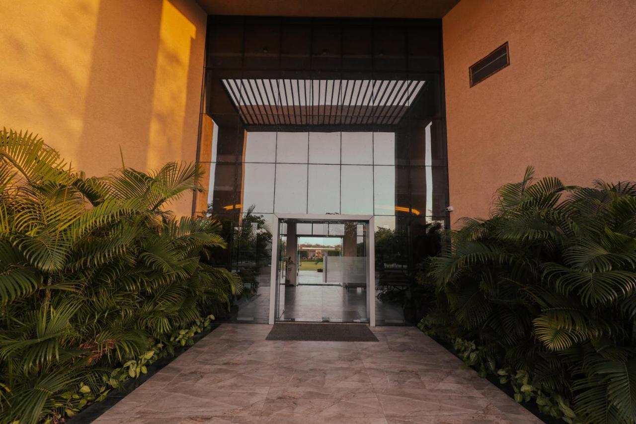 Hotel Club Heaven Palanpur Esterno foto