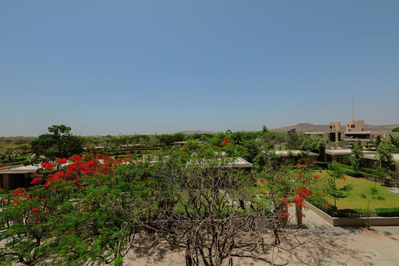 Hotel Club Heaven Palanpur Esterno foto